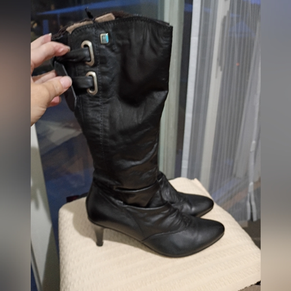 Etrusca all leather boots made in brazil Black Leather Knee-High Boots.New Condi